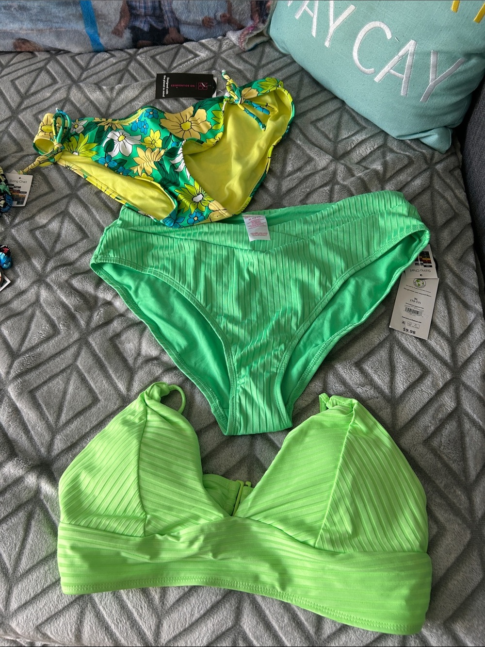 No Boundaries Bright Green Ribbed Women’s Two-Pc Swim Set lot 3, size xl 15-17
